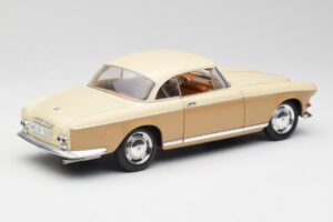 BMW 503 Beige Revell 1:18 8832 Druckguss — Bild 3 von 8