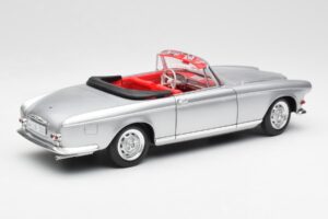 BMW 503 Silber Revell 1:18 18787 Druckguss — Bild 3 von 8