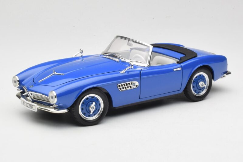BMW 507 Touring Sport Cabriolet Blau Revell 1:18 8810-M1 Druckguss