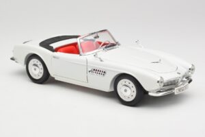 BMW 507 Touring Sport Feather White Revell 1:18 8810 Druckguss — Bild 6 von 8