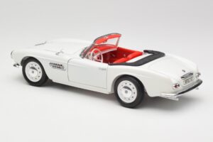 BMW 507 Touring Sport Feather White Revell 1:18 8810 Druckguss — Bild 7 von 8