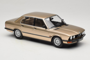 BMW 520i E28 Gold Metallic IXO 1:18 18CMC184 Druckguss — Bild 4 von 6