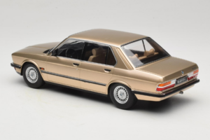 BMW 520i E28 Gold Metallic IXO 1:18 18CMC184 Druckguss — Bild 5 von 6