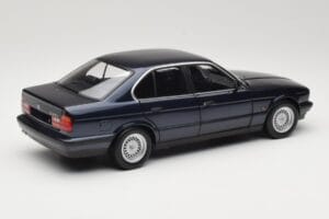 BMW 535i E34 Blue Metallic Minichamps 1:18 100024004 Druckguss — Bild 3 von 8