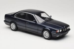 BMW 535i E34 Blue Metallic Minichamps 1:18 100024004 Druckguss — Bild 6 von 8