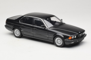 BMW 730i E32 Black Metallic Minichamps 1:18 100023002 Druckguss — Bild 6 von 8