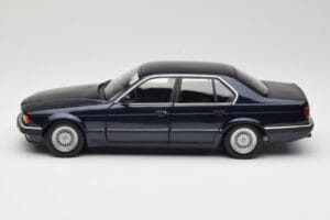 BMW 730i E32 Blau Metallic Minichamps 1:18 100023006 Druckguss — Bild 4 von 8