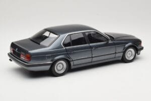 BMW 730i E32 Grey Metallic Minichamps 1:18 100023005 Druckguss — Bild 3 von 8