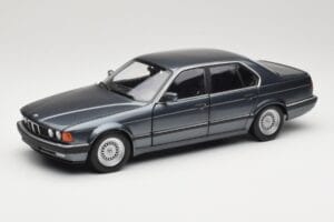 BMW 730i E32 Grey Metallic Minichamps 1:18 100023005 Druckguss