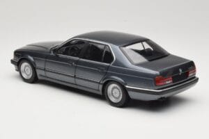 BMW 730i E32 Grey Metallic Minichamps 1:18 100023005 Druckguss — Bild 7 von 8