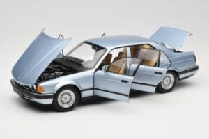BMW 730i E32 Hellblau Metallic Minichamps 1:18 100023008 Druckguss — Bild 2 von 8