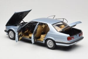 BMW 730i E32 Hellblau Metallic Minichamps 1:18 100023008 Druckguss — Bild 5 von 8