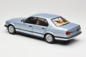 BMW 730i E32 Hellblau Metallic Minichamps 1:18 100023008 Druckguss — Bild 7 von 8