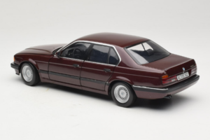 BMW 730i E32 Red Metallic Minichamps 1:18 100023001 Druckguss — Bild 7 von 8