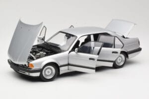 BMW 730i E32 Silber Minichamps 1:18 100023000 Druckguss — Bild 2 von 8