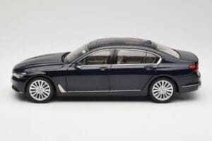 BMW 750Li F02 Imperial Blue Paragon 1:18 80432405586 Druckguss — Bild 4 von 8