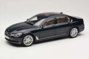 BMW 750Li F02 Imperial Blue Paragon 1:18 80432405586 Druckguss