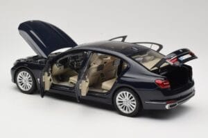 BMW 750Li F02 Imperial Blue Paragon 1:18 80432405586 Druckguss — Bild 5 von 8