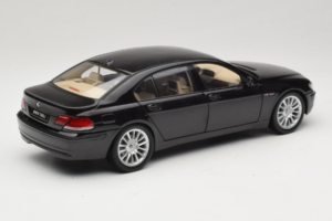 BMW 760Li E66 Individual Schwarz Kyosho 1:18 08573RB Druckguss — Bild 3 von 8