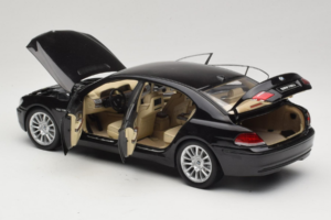 BMW 760Li E66 Individual Schwarz Kyosho 1:18 08573RB Druckguss — Bild 5 von 8