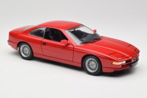 BMW 850Ci E31 Brilliant Red Revell 1:18 8827 Druckguss — Bild 6 von 8