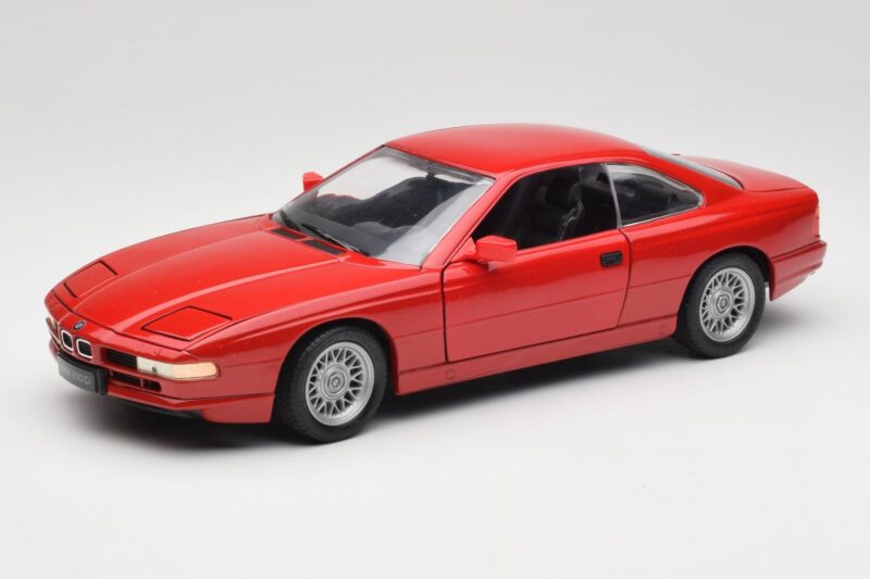 BMW 850Ci E31 Brilliant Red Revell 1:18 8827 Druckguss