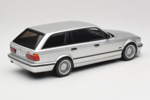 BMW Alpina B10 E34 4.6 Touring Silber MCG 1:18 MCG18332MCW Druckguss — Bild 2 von 6