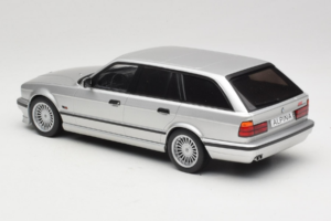 BMW Alpina B10 E34 4.6 Touring Silber MCG 1:18 MCG18332MCW Druckguss — Bild 5 von 6
