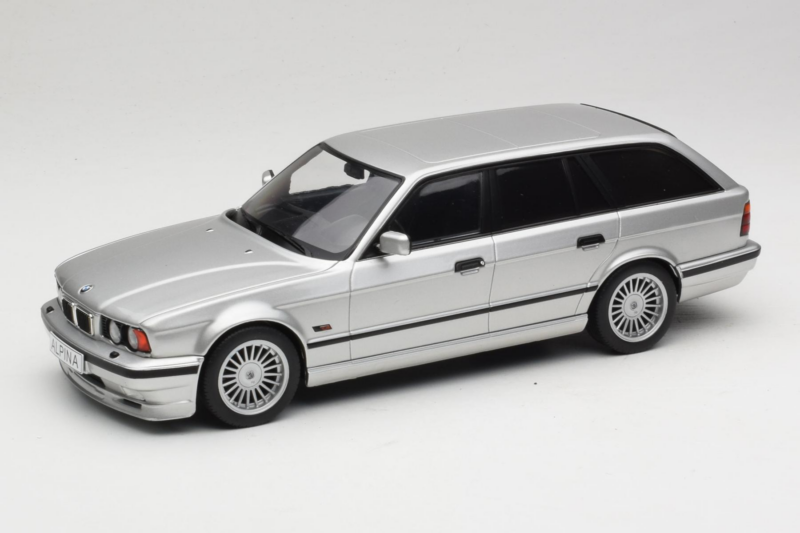 BMW Alpina B10 E34 4.6 Touring Silber MCG 1:18 MCG18332MCW Druckguss