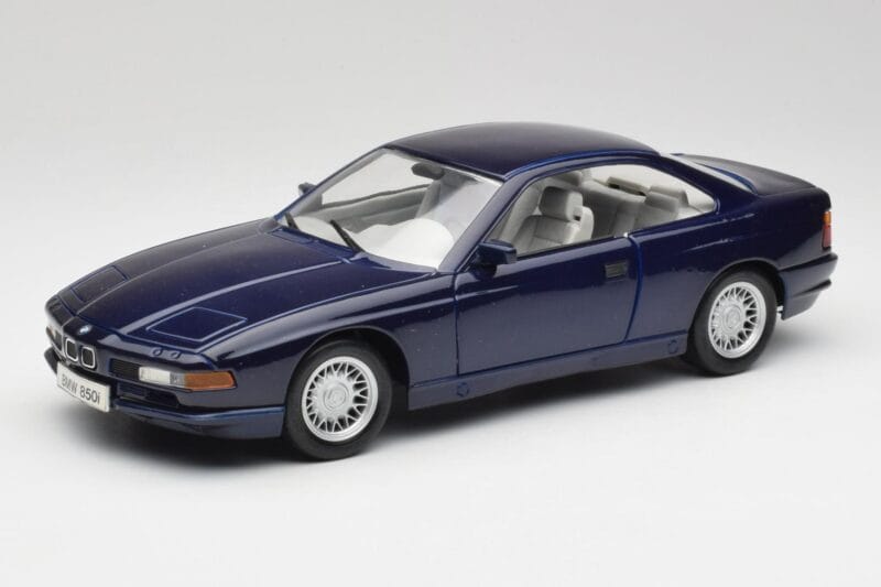 BMW E31 850i Mauritius Blau Maisto 1:18 438813100299 Druckguss