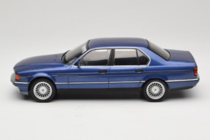BMW Alpina B11 E32 3.5 Metallic Blue MCG 1:18 MCG18232 Druckguss — Bild 3 von 6