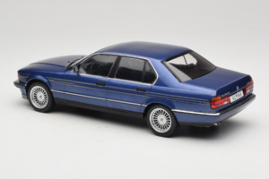 BMW Alpina B11 E32 3.5 Metallic Blue MCG 1:18 MCG18232 Druckguss — Bild 5 von 6