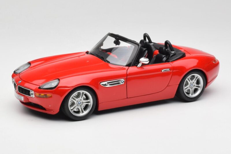 BMW Z8 E52 Roadster Hellrot Bburago 1:18 12032 Druckguss