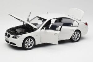 BMW E60 545i Alpine Weiß Kyosho 1:18 08591W Druckguss — Bild 2 von 8