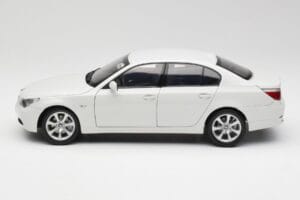 BMW E60 545i Alpine Weiß Kyosho 1:18 08591W Druckguss — Bild 4 von 8