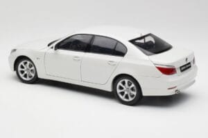 BMW E60 545i Alpine Weiß Kyosho 1:18 08591W Druckguss — Bild 7 von 8