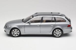 BMW 545i E61 Touring Hellgrau Kyosho 1:18 80430308414 Druckguss — Bild 4 von 8