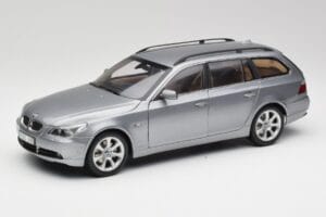 BMW 545i E61 Touring Hellgrau Kyosho 1:18 80430308414 Druckguss