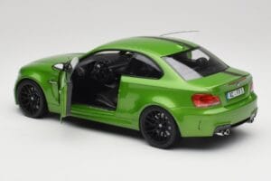 BMW 1er E82 Coupe Taiga Green Metallic Minichamps 1:18 110020024 Druckguss — Bild 5 von 8