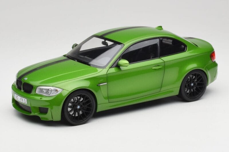 BMW 1er E82 Coupe Taiga Green Metallic Minichamps 1:18 110020024 Druckguss