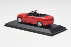 BMW 1er E88 Cabriolet Karminrot Minichamps 1:43 431026230 Druckguss — Bild 3 von 5