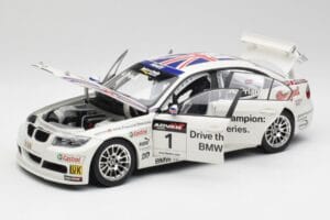 BMW E90 320si #1 A. Priaulx WTCC Champion 2006 Kyosho 1:18 80430429067 Druckguss — Bild 2 von 8