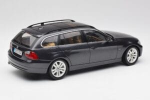 BMW 330i E91 Touring Dunkelgrau Kyosho 1:18 80430394360 Druckguss — Bild 3 von 8