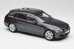 BMW 330i E91 Touring Dunkelgrau Kyosho 1:18 80430394360 Druckguss — Bild 6 von 8