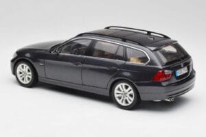 BMW 330i E91 Touring Dunkelgrau Kyosho 1:18 80430394360 Druckguss — Bild 7 von 8