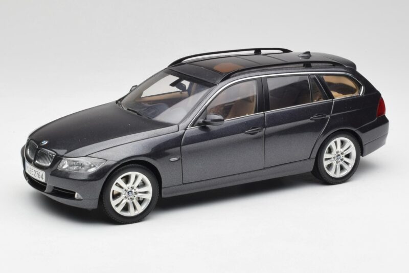 BMW 330i E91 Touring Dunkelgrau Kyosho 1:18 80430394360 Druckguss