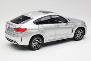 BMW X6 M F86 Silber Norev 1:18 183200 Druckguss — Bild 3 von 8