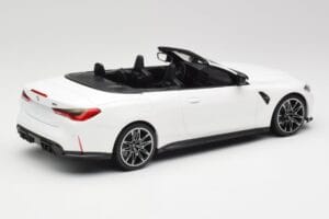 BMW M4 G82 Cabriolet Alpine White Minichamps 1:18 155021031 Druckguss — Bild 2 von 6