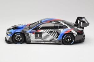 BMW M4 GT3 G82 #1 Test Version 2021 Minichamps 1:18 113222003 Druckguss — Bild 4 von 8