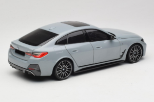 BMW i4 G26 Grey Metallic Minichamps 1:18 110023010 Druckguss — Bild 3 von 8